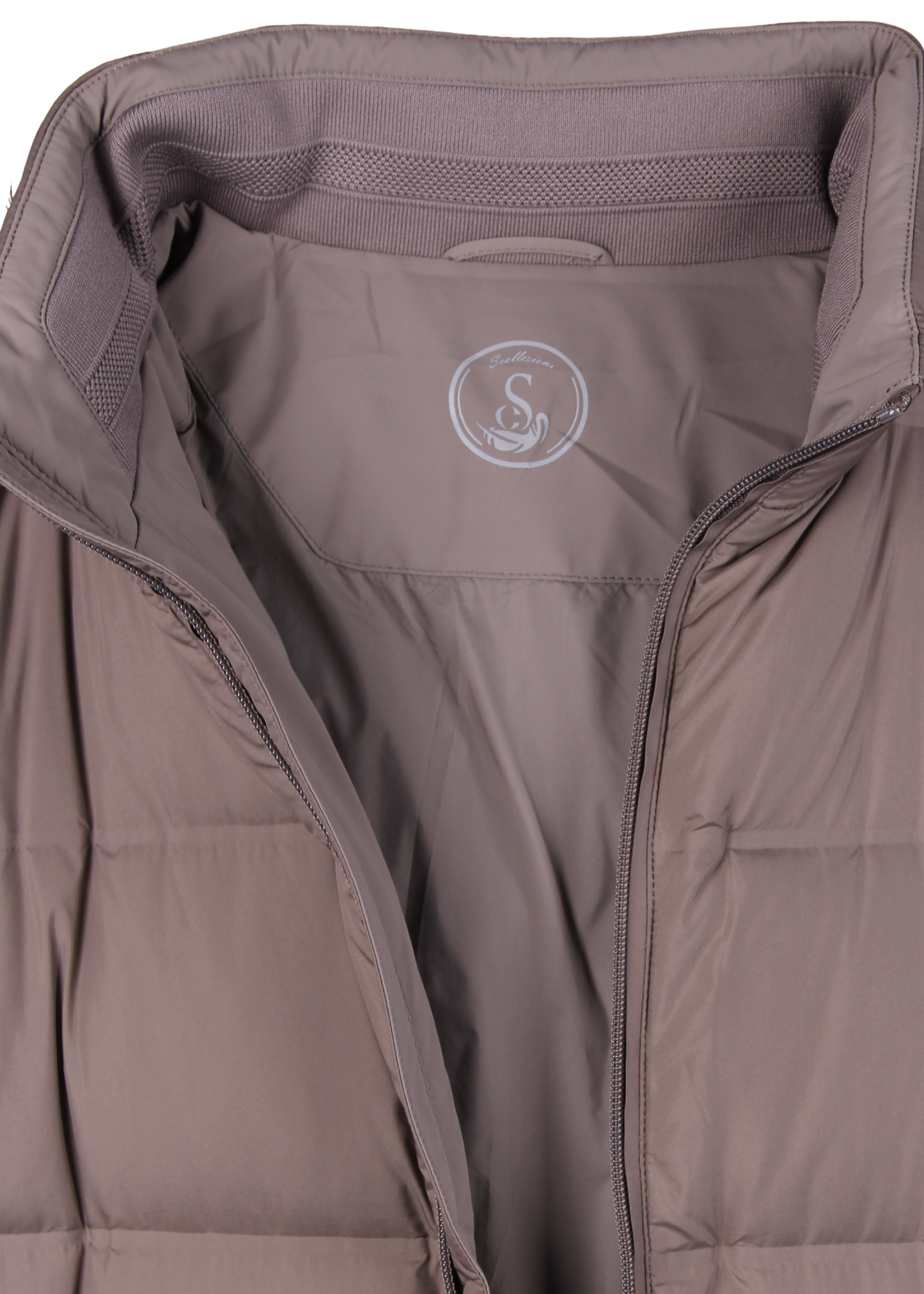 Пуховик цвета хаки