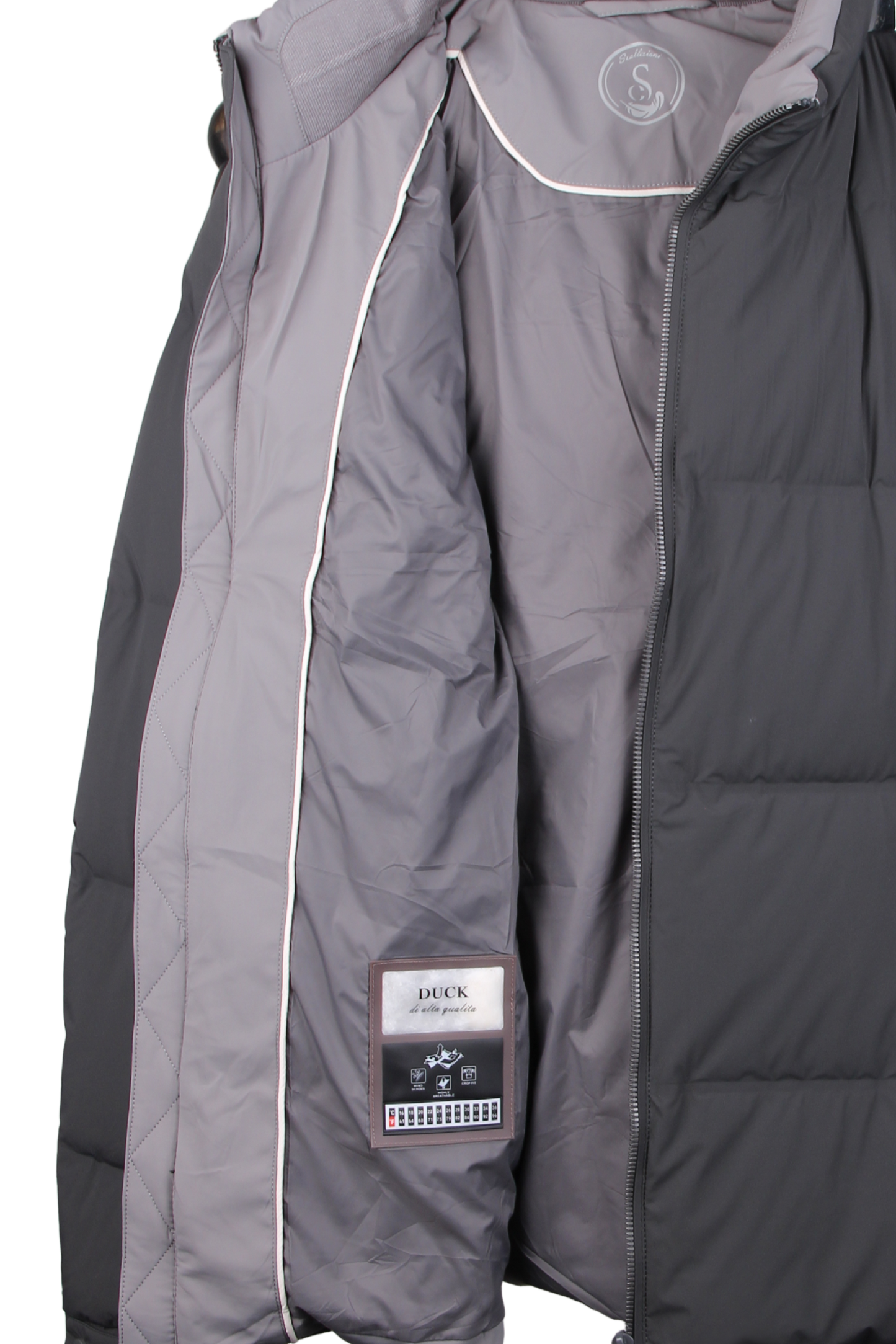 Серая куртка с воротником-стойкой