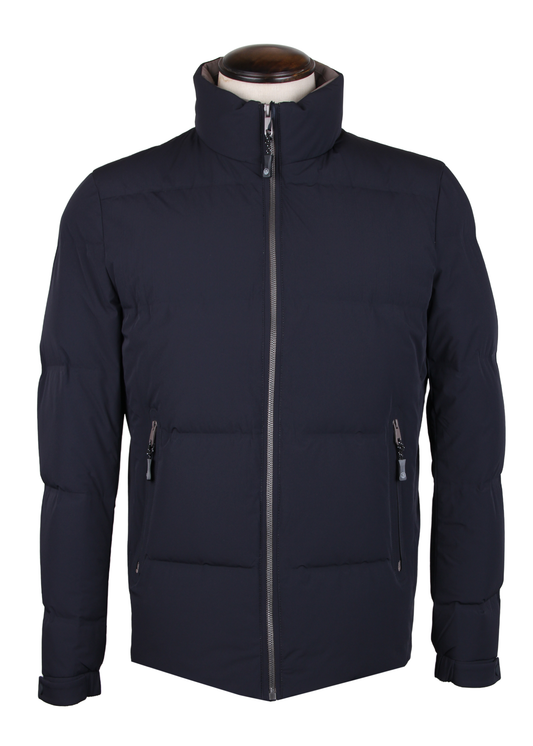 Темно-синяя куртка с воротником-стойкой