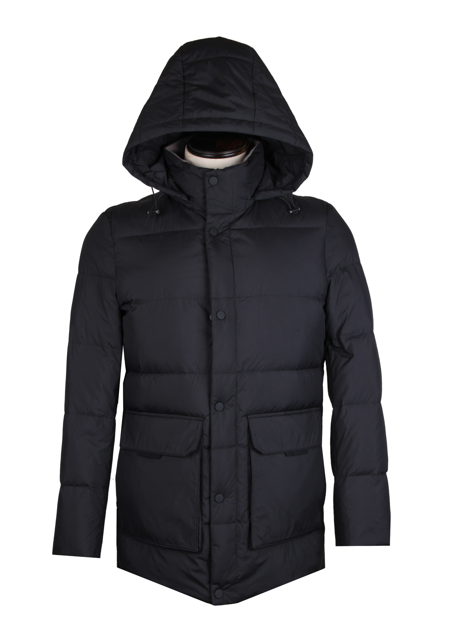 Черный пуховик с капюшоном