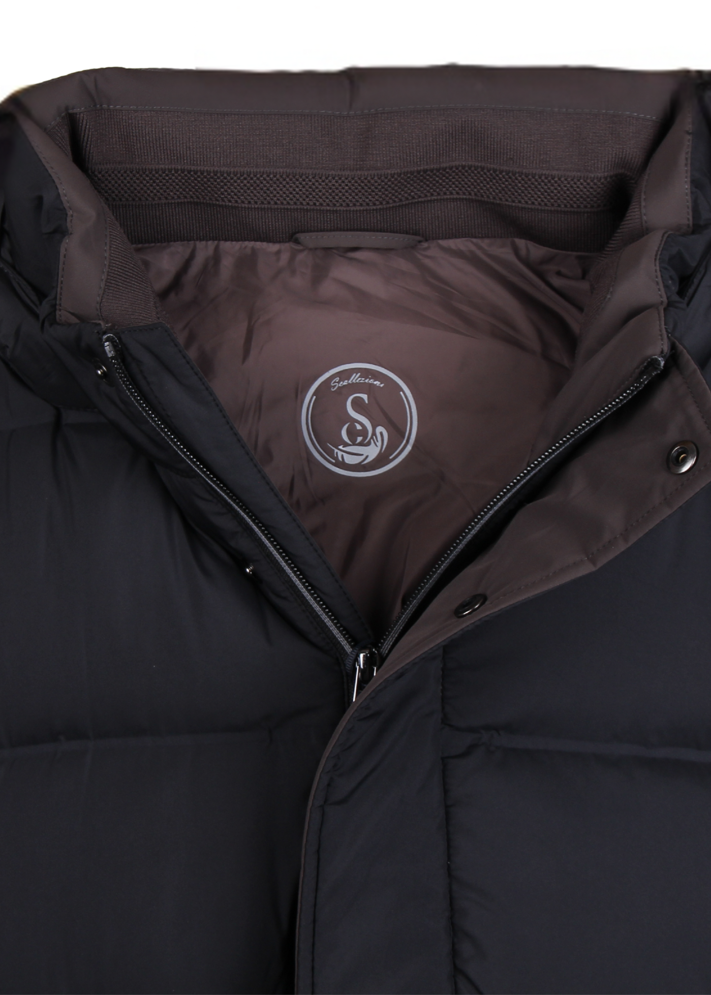 Классическая черная мужская куртка